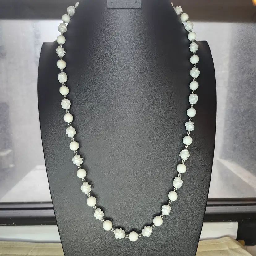 Snowy Elegance Beaded Necklace Sarah Coventry. 30 Inches