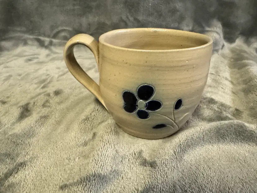 Vintage Williamsburg Art Pottery Salt Glazed Coffee Mug Tea Cup Blue Floral EUC