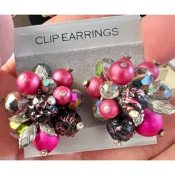 E-029 Vintage VENDÔME Silver-Tone Glass Cluster Bead Clip-On Earrings