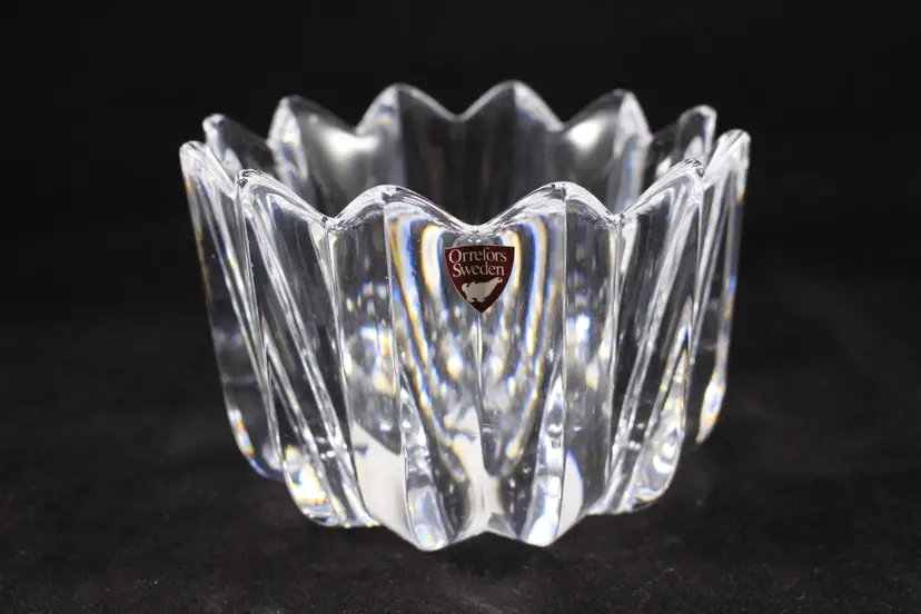 Orrefors Sweden Fleur Crown Tulip Edge Crystal Bowl