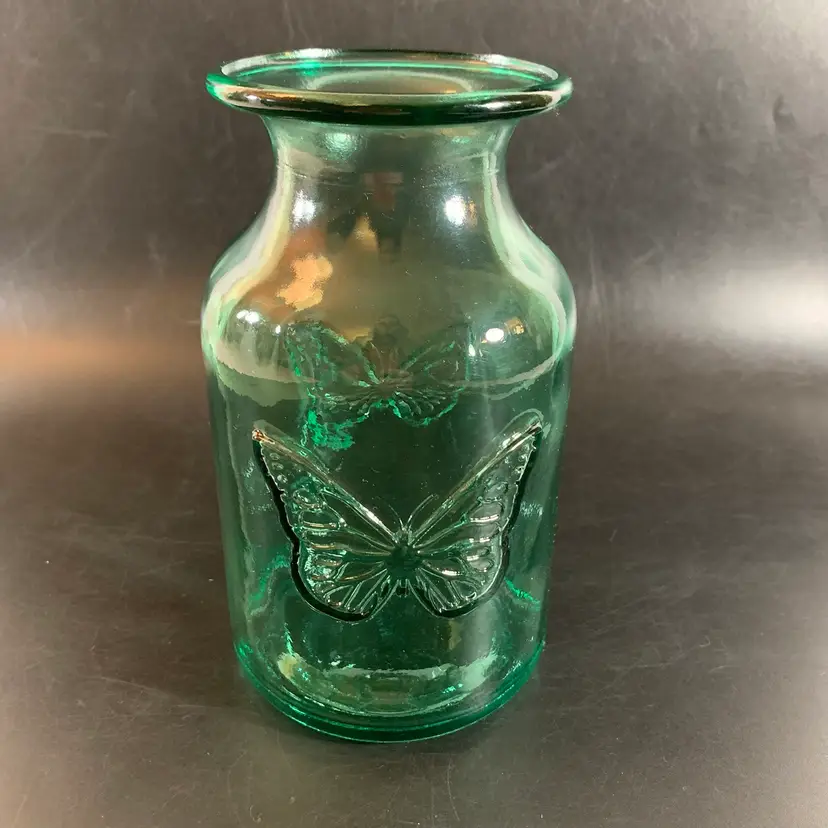 Sam Miguels Mariposa Green Vase Embossed Butterfly Italy 6"