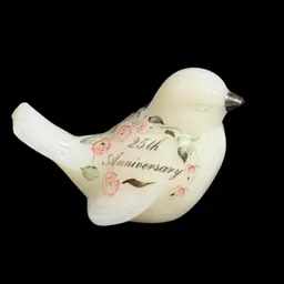 Fenton White Opalescent Bird Figurine Paperweight Hand Painted 25th Anniversary Pink/peach Flowers Silver Beak Signed
2-3/4” T x 4” L x 2-1/4” W