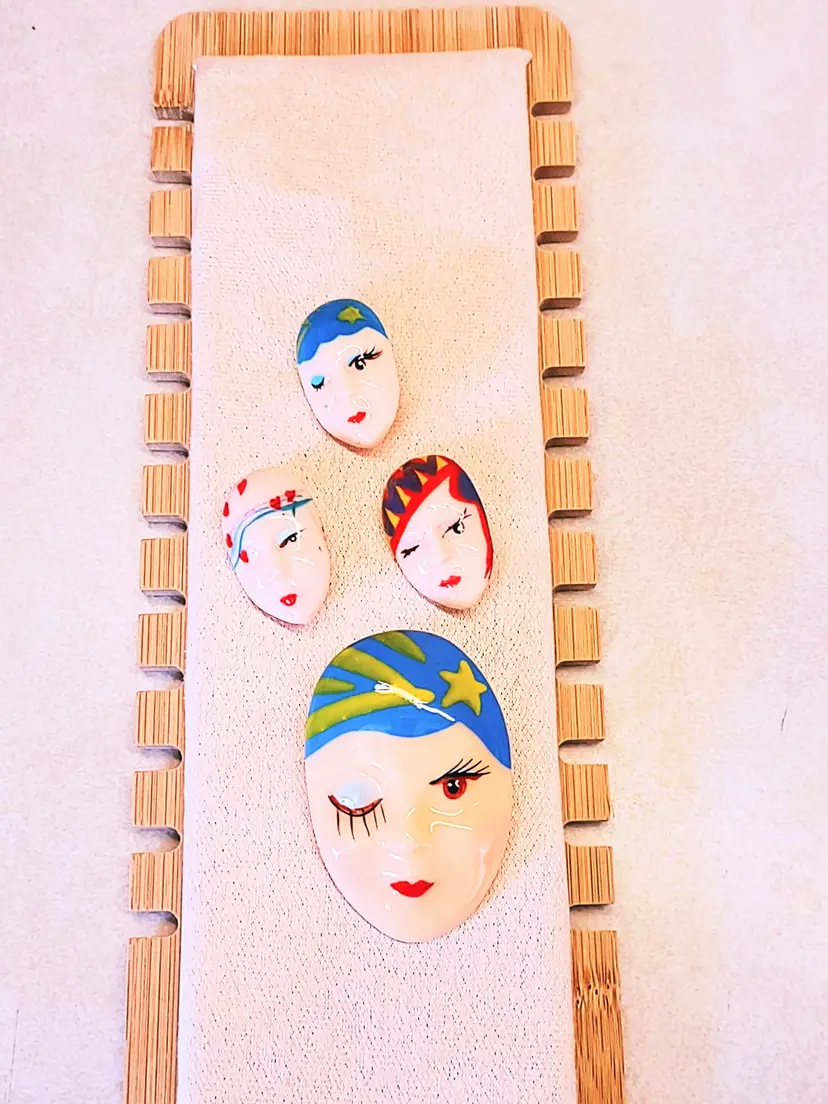 VINTAGE FACE ART DECO FLAPPER GIRL BROOCH PIN BUNDLE OF FOUR