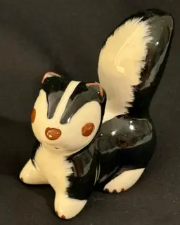 Vintage 1940’s Pewette Porcelain Skunk Miniature Figurine by Robert Simmons. California Pottery Item.