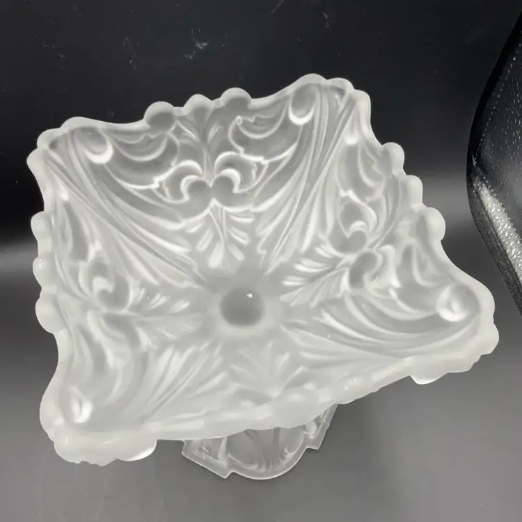 frosted glass compote France Portieux Vallerysthal