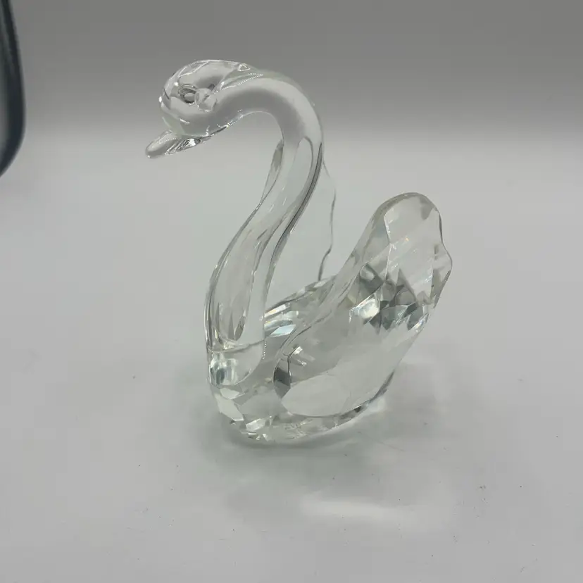 Sorelle crystal swan figure 5”