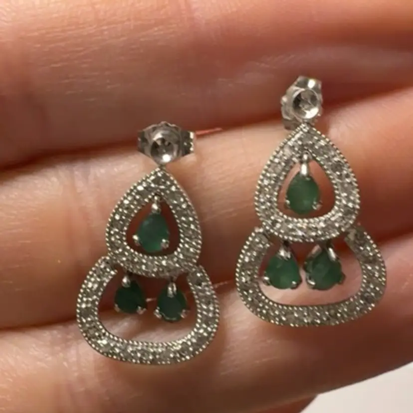 14k White Gold Emerald Diamond Earrings