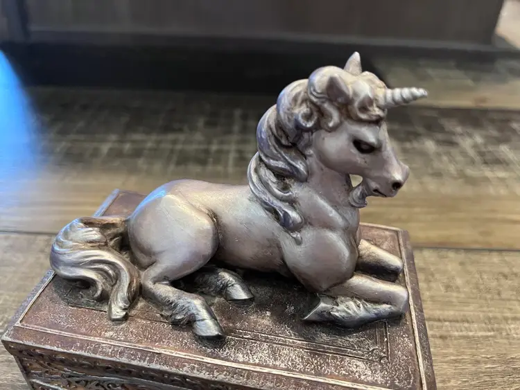 Vintage 1997 Unicorn Trinket/Jewelry Box 