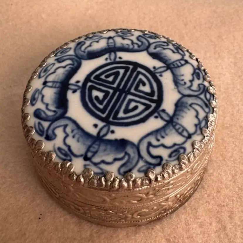 Vintage Chinese blue and white porcelain and silver filigree trinket box With Mirror