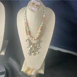 #40 - Colorful Gold 4pc Lot