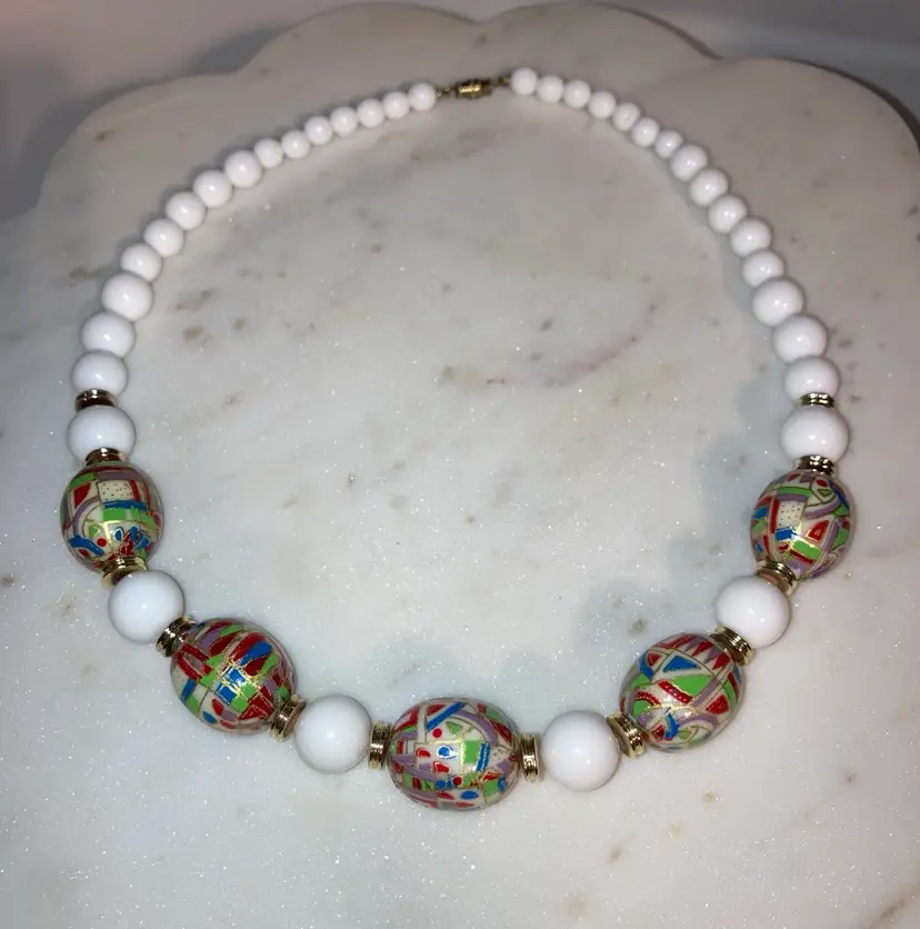 Vintage 18” Necklace! UV Reactive Glow!