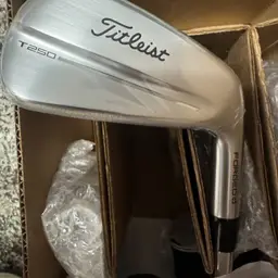 Titliest T250 2026 Brand New In Box Amt Stiff Right Hand 5-AW