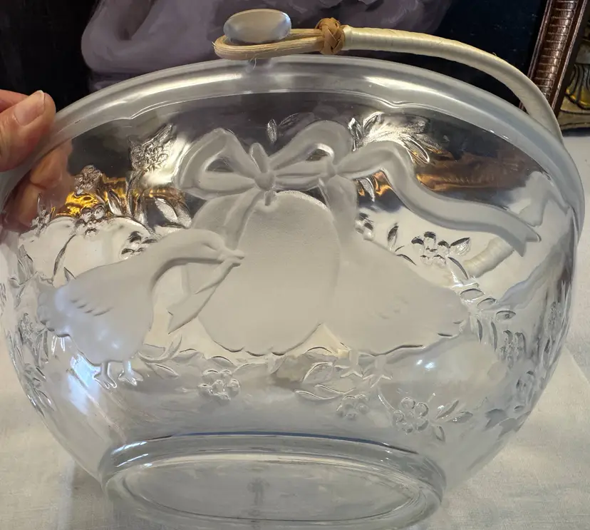 Goose Motif Frosted Glass Bowl