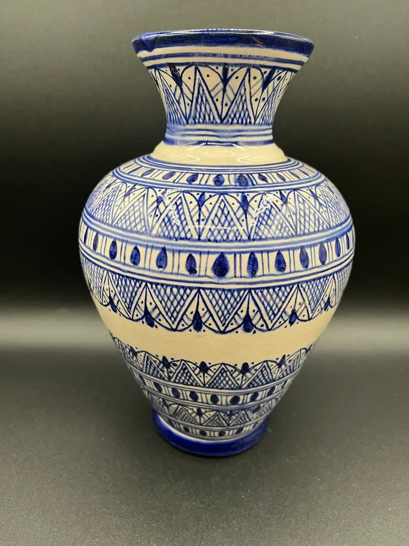 #40 Signed 1977 Moroccan Fez Blue & White Art Pottery Vase 11”🏺