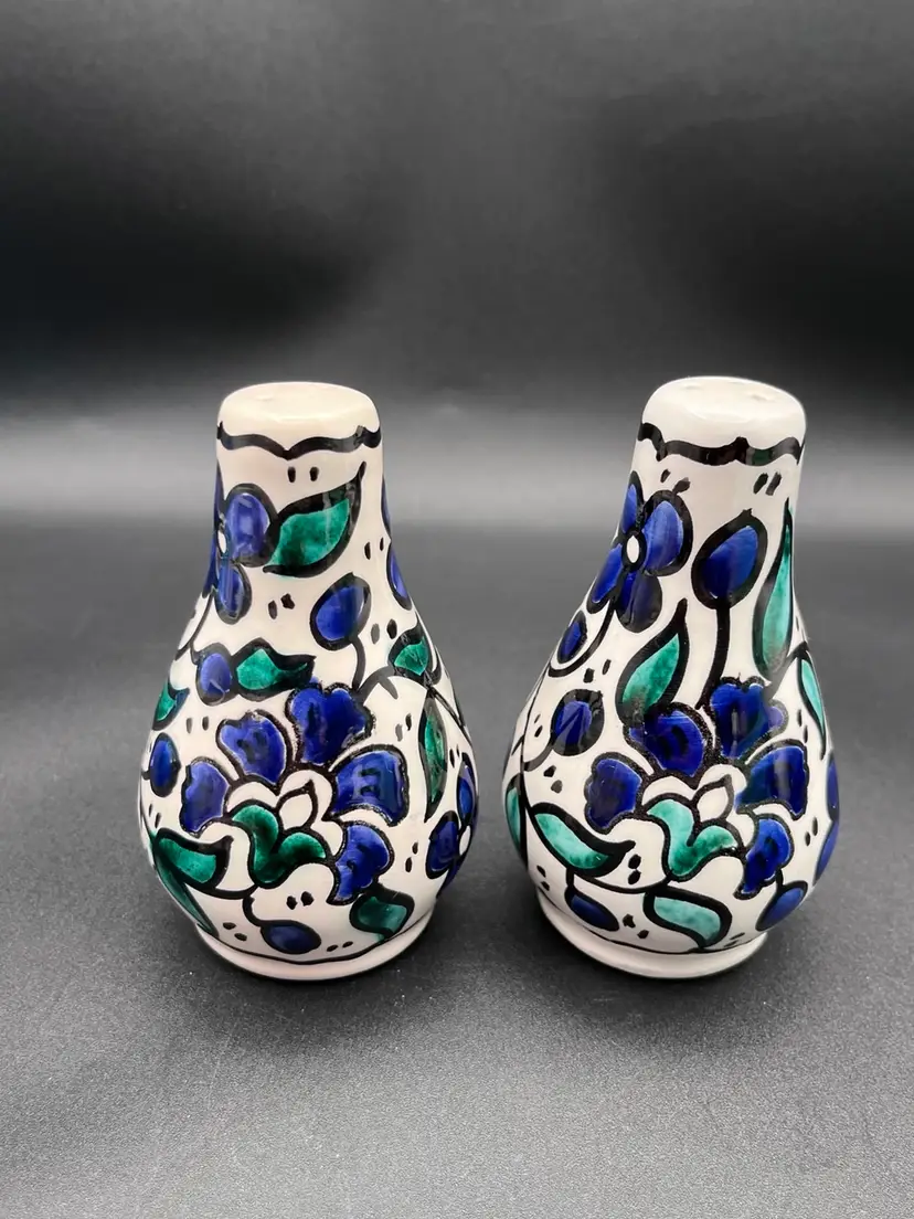 #16 Ceramic Blue And Green Floral Palestinian Hebron Glass Co Pottery Salt & Pepper Shakers 4.25” 🧂