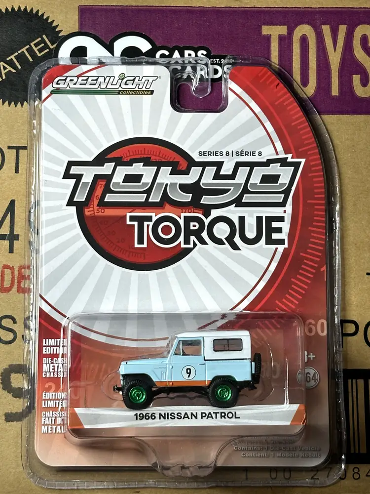 Greenlight Tokyo Torque 1966 Nissan Patrol Green Machine Chase