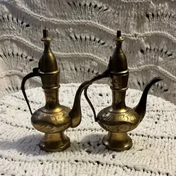 Vintage Etched Brass Kumgan Pitcher Vase Embossed Lidded Made in India, Solid Brass Engraved Brass Bohemian Decor, Retro Ewer Brass