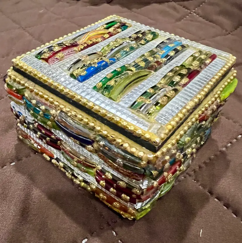 Vintage Estate Glass Mosaic Jeweled Glass And Bead Trinket Box 3x3x2