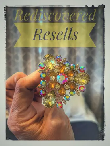 It’s Monday, Time To Dip It In Glitter & Shine ✨