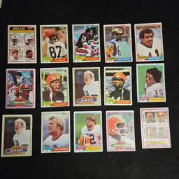 #31 Topps Football Cards Lot 15 80/81