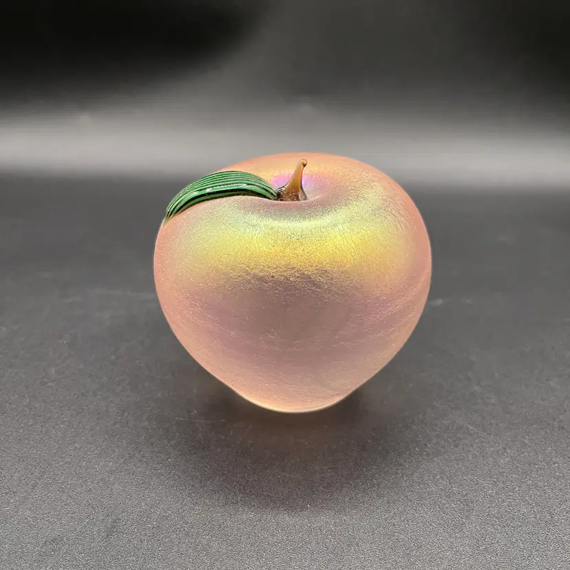 #29 Signed Orient & Flume Pink Dichroic Iridescent Studio Art Glass Peach With Green & Black Glass Leaf 3” 🍑