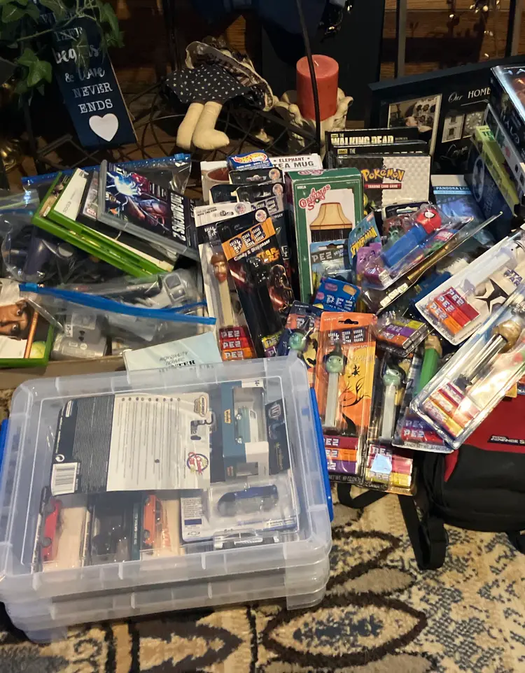 Dusty’s Wacky Wednesday Small Pop Up Show!! Video Games Toys Plush Pez Cards Dolls Etc!! 