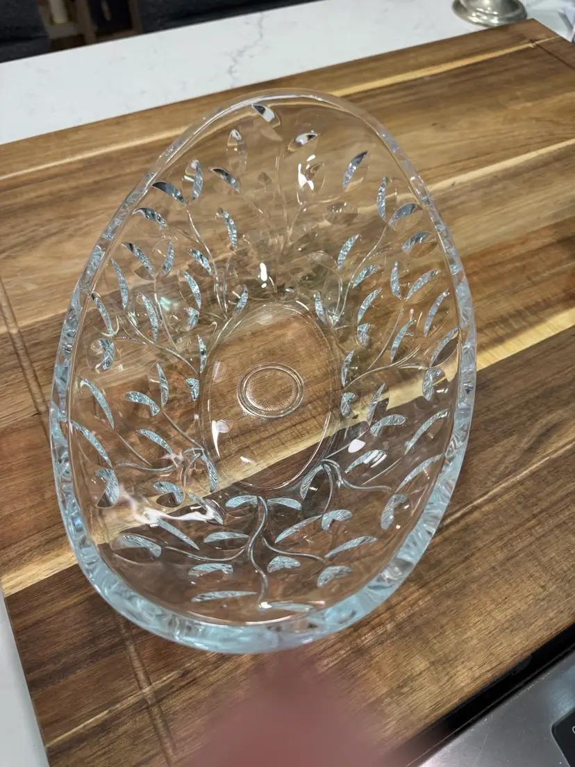 Crystal Serving Bowl With Etched Leaves And Vines