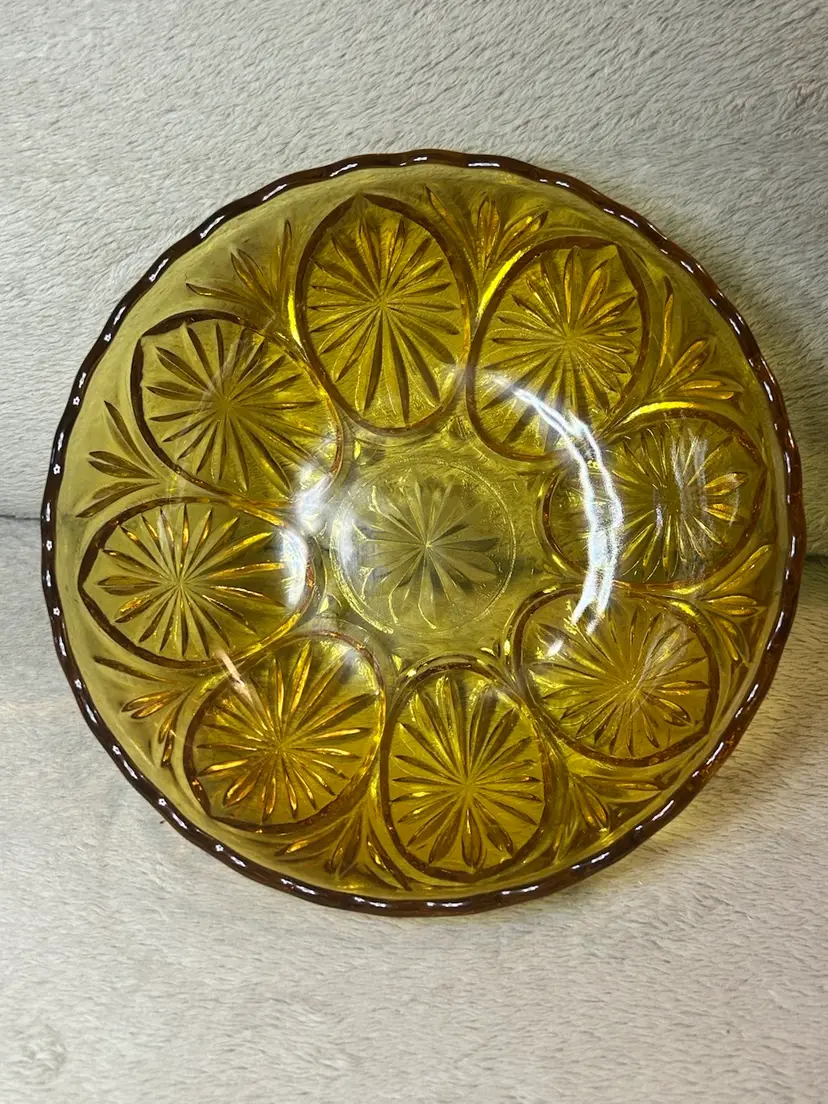 Anchor Hocking Medallion Honey Gold Amber Pressed Glass Serving Bowl Vintage