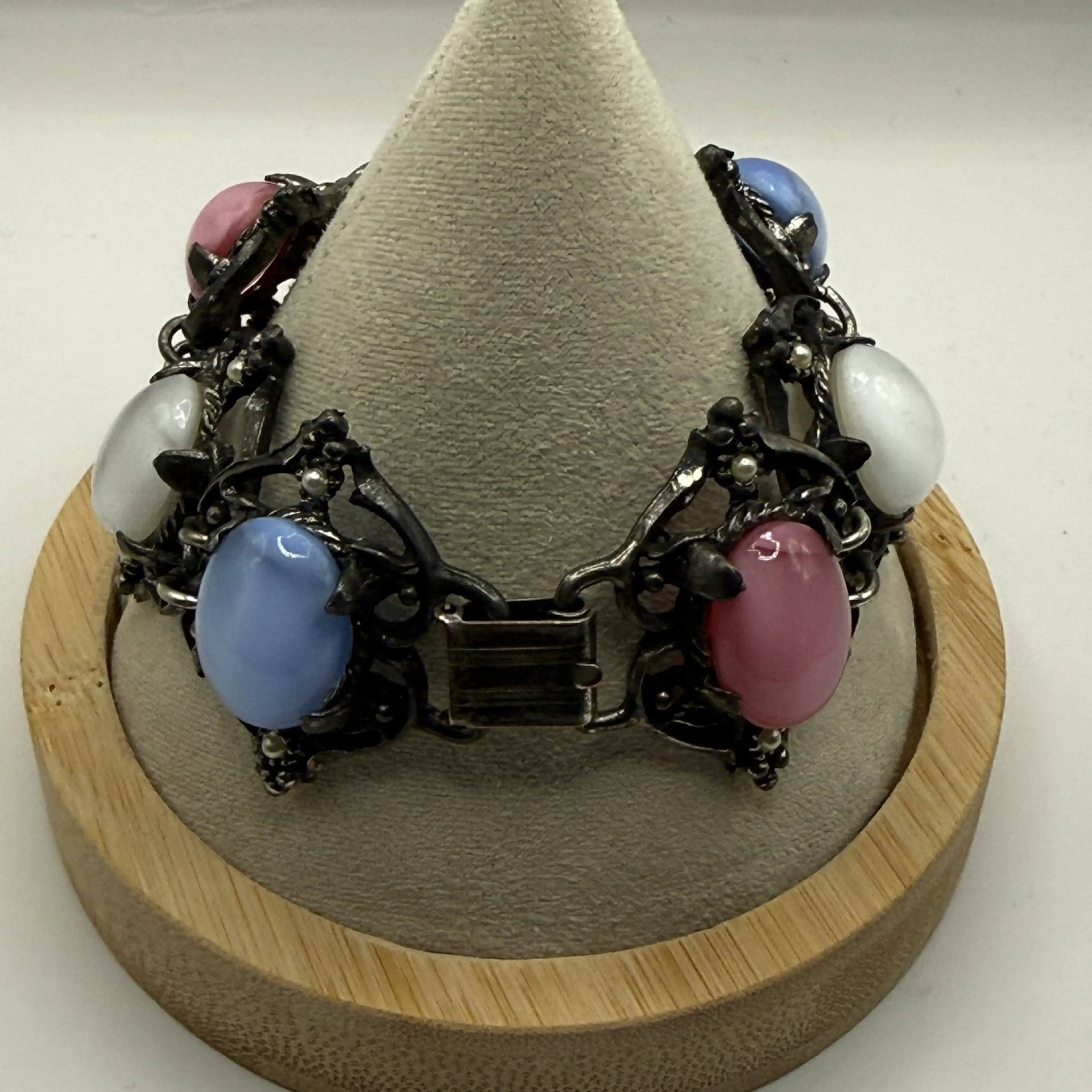Image 2 of 4