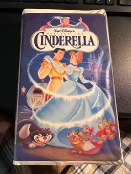 Vintage Walt Disney's Cinderella (1995) VHS - Masterpiece Collection - Good Condition
