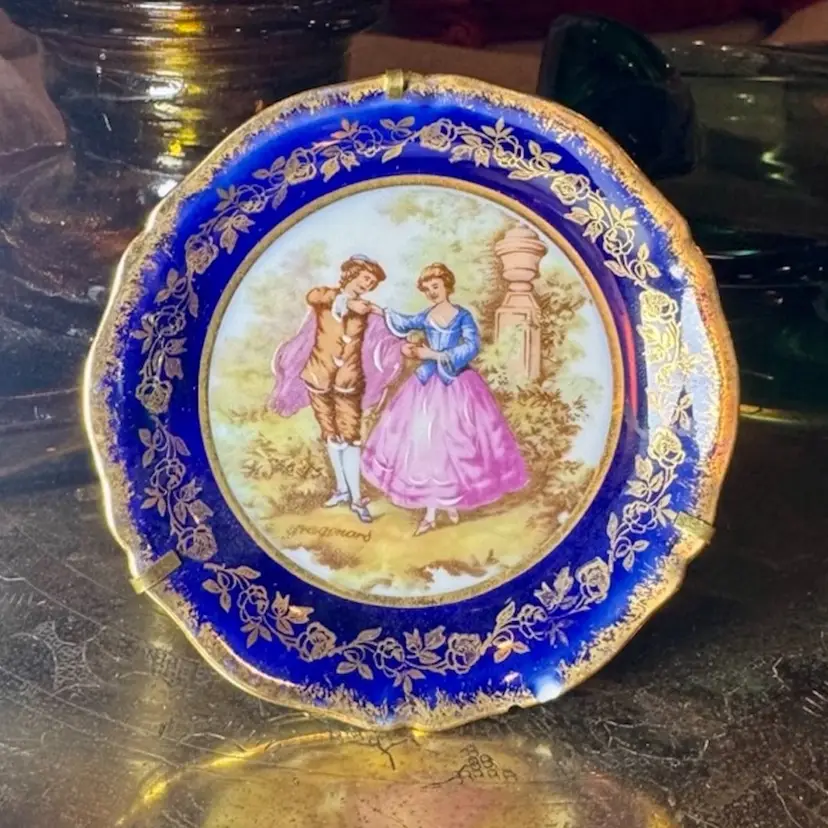 Vintage 3.5” Gold-Plated Limoges Porcelain Plate w/built in stand or plate hanger, France.