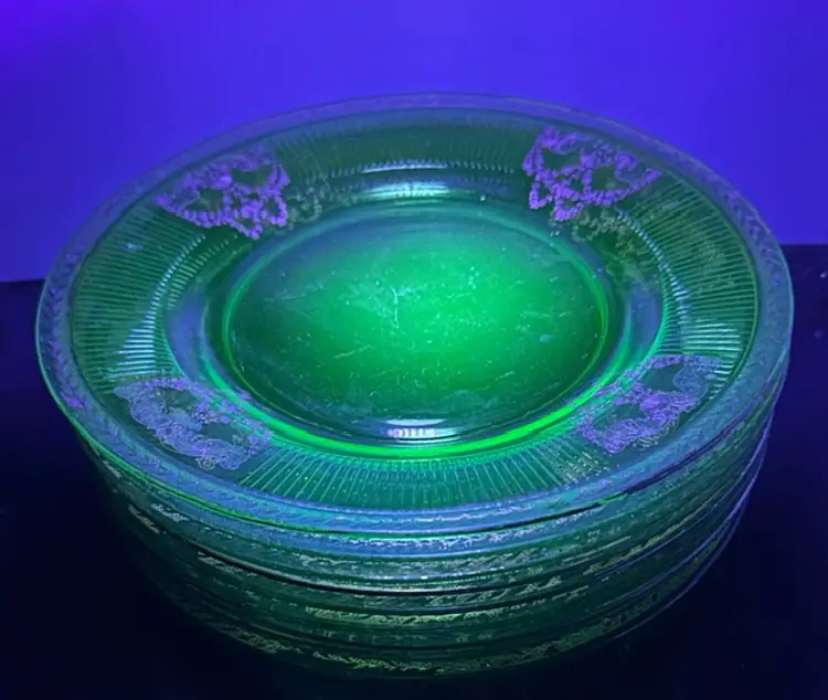 9 Vintage Uranium Glass Green Salad Dessert Plates 8" Gold Design (See Photos)