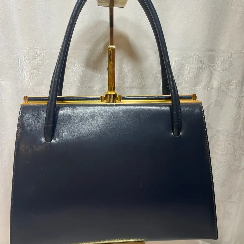 Vintage Clamshell Handbag