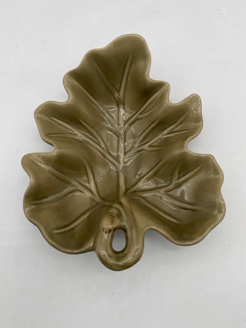 Ceramic Green Leaf Shaped Dish