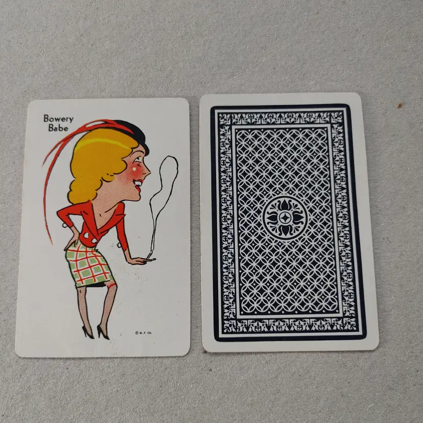1 single swap card. Old Maid by Whitman. 1940-1950. Bowery Babe.