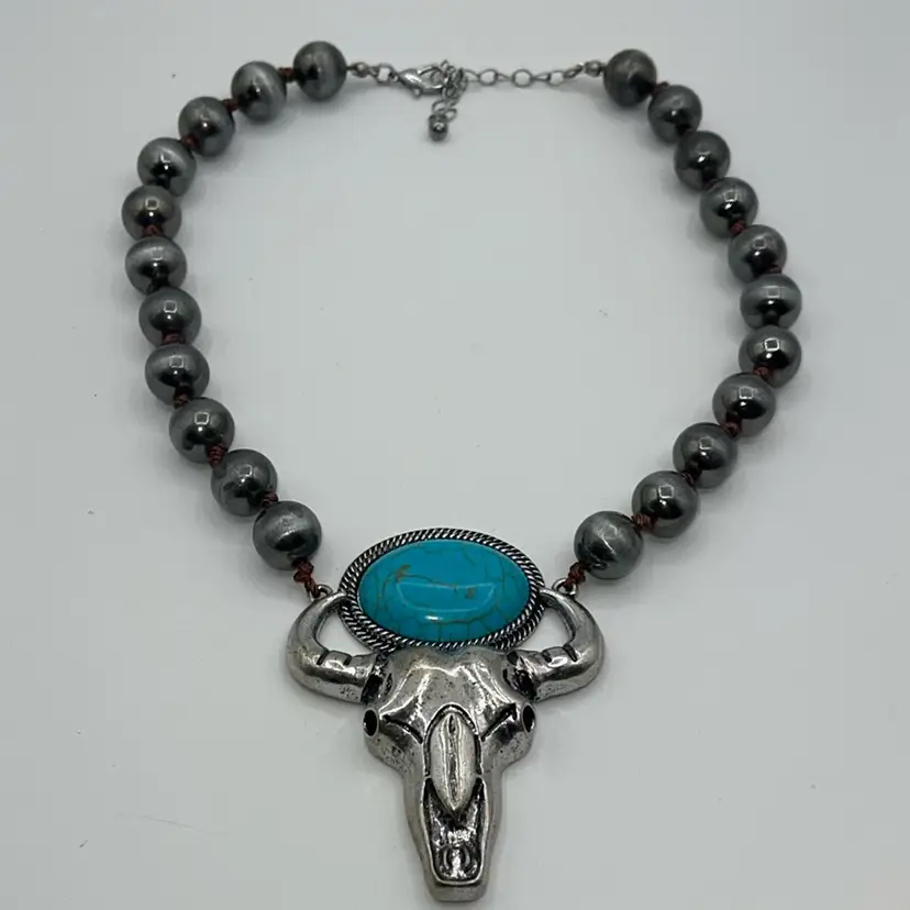 Necklace Silvertone  18” Turquoise Colored Stone