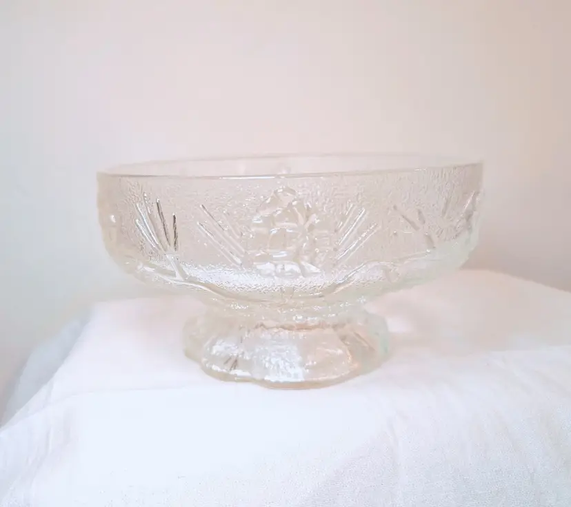 Vintage 1970s Tiara Ponderosa pine Frosted Bowl - 5" round