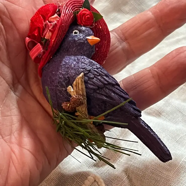 034 Resin Red Hat, Society, Purple Bird, Red Hat, Ornament