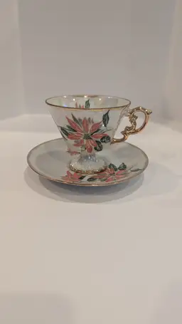 December Poinsettia Iridescent Tea Cup & Saucer