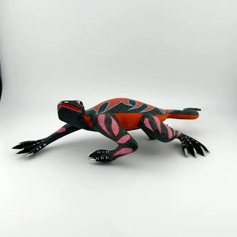 Signed Bertha Cruz Hand Painted Wooden Lizard Alebrije 9.5”x 4.5”x 2.5”