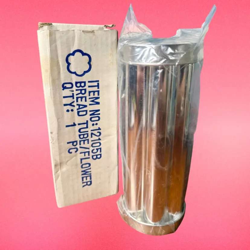 UNUSED Vintage PAMPERED CHEF Valtrompia Metal Bread Cake Baking Tube, Flower