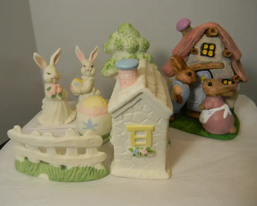 Easter Decorations a Little Village (7) Pieces
