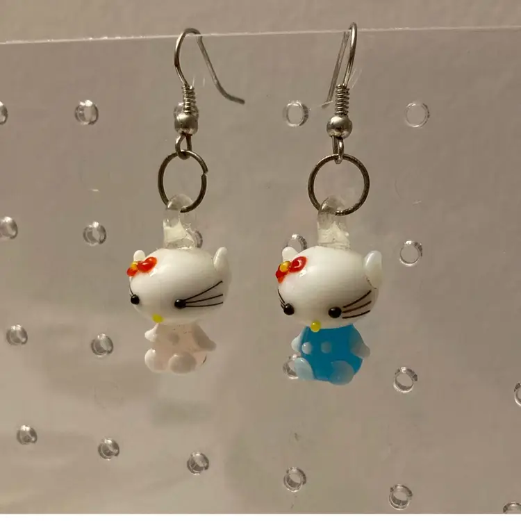 Vintage 1990’s Lampwork Glass Hello Kitty Earrings