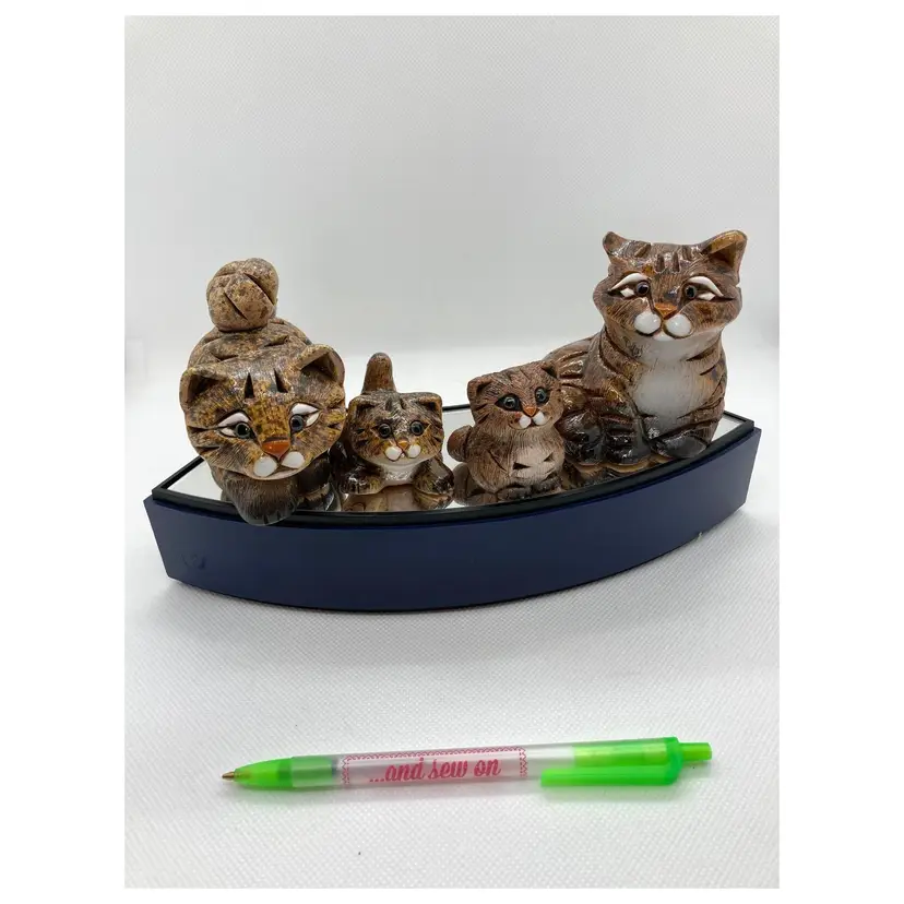 Tabby Cat FAMILY lot
Artesania Rinconada signed
made in Uruguay