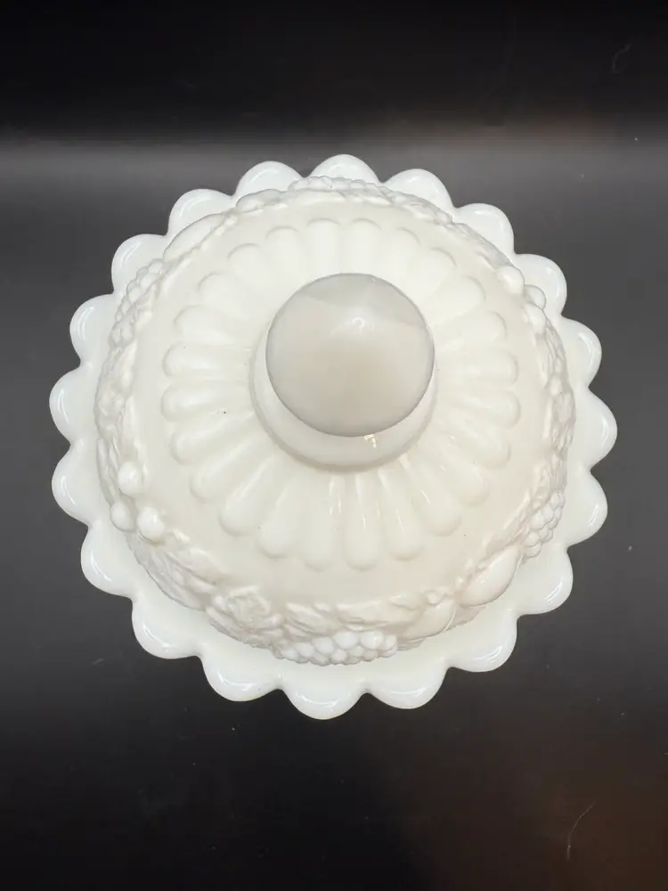 Westmoreland Milk Glass Della Robbia Fruit and Grape Covered Candy Dish