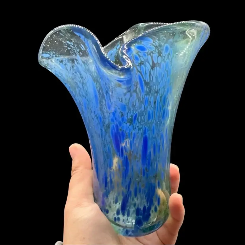 Handkerchief ocean vase