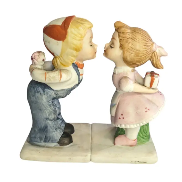 Kissing Couple Figurines