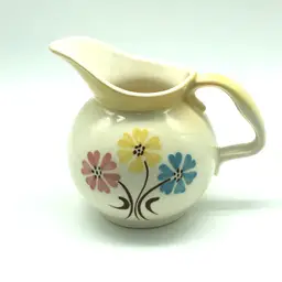 Vintage Hull Pottery Pitcher 29 16oz USA – Daisy Floral Pattern Creamer - MCM