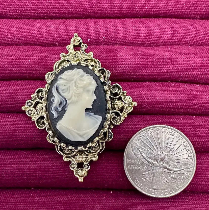 Vintage Gerry's Cameo Brooch