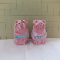 Sitting Pink Pig Salt & Pepper Shaker Set